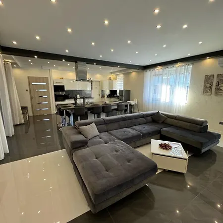 Apartament Bogyo Family Land