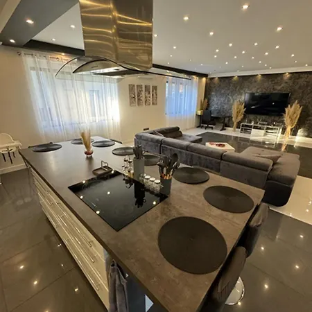 Bogyo Family Land Apartment